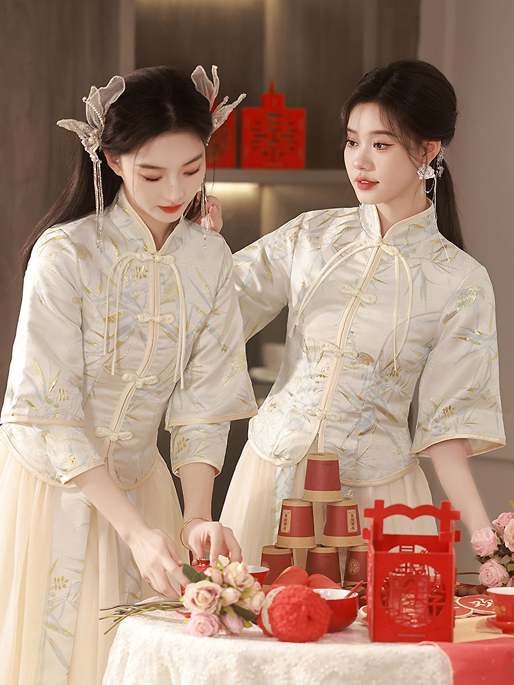 中式伴娘礼服女2024新款长袖复古中国风香槟色表演裙平时可穿夏季