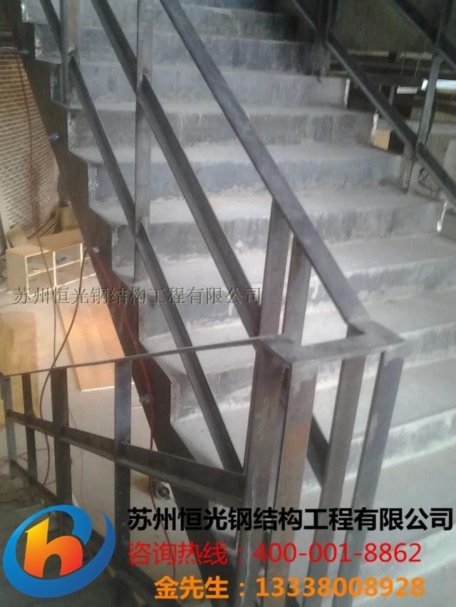 苏州钢结构旋转楼梯钢结构楼房旋梯