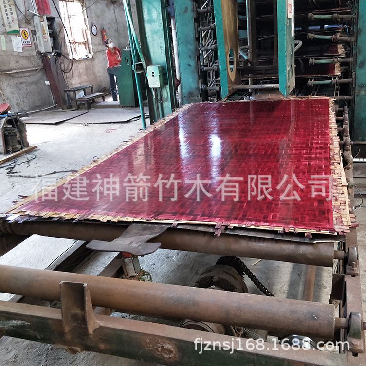 建筑模板竹胶板山东潍坊询厂家 板面无碳化 光滑无需抹灰