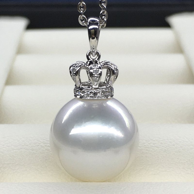 澳白珍珠吊坠18K金镶钻正圆形14-15mm白色南洋海水珠皇冠款