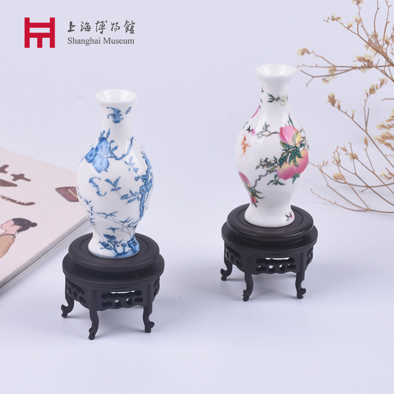 上海博物馆橄榄瓶摆件仿清雍正景德镇窑粉彩蝠桃纹瓶缩件小瓷花瓶