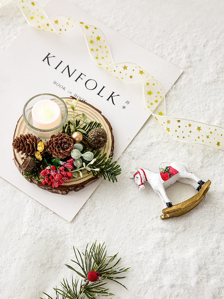 圣诞红诺琪日蜡烛台桌面摆件果装饰小道具派对装饰造景节松果场景