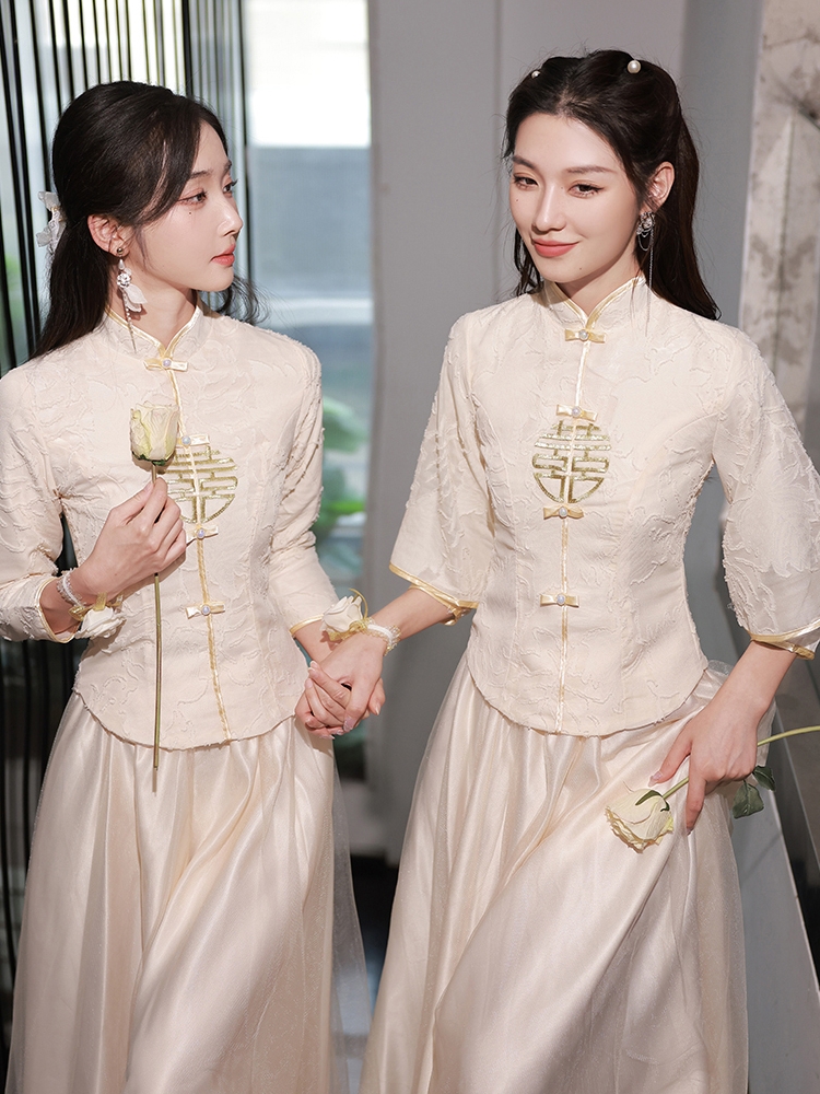 中式香槟色伴娘服2024新款旗袍姐妹团显瘦高级秀禾礼服中国风复古