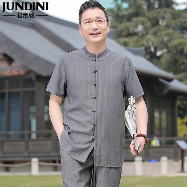 君帝尼中老年唐装爸爸中国风爷爷夏季薄款套装男士休闲短袖汉服。