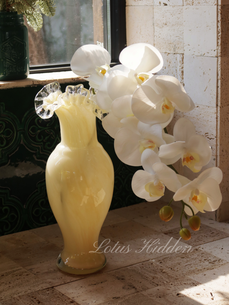小众古玻璃摆件设计师黄色nto法式中坐隐花瓶艺术芬顿琉璃莲花fen