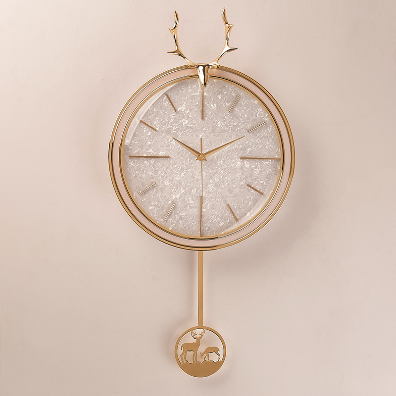 北欧麋鹿头挂钟轻奢时钟静音钟表创意装饰客厅现代简约家用电波钟