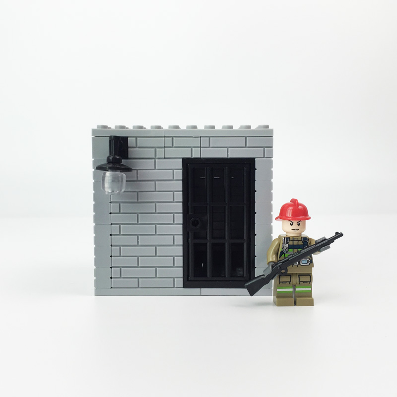 小颗粒拼装军事系列积木MOC玩具牢房监狱单间双间特警人仔武器仓