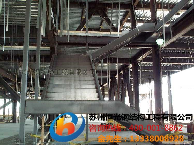 苏州钢结构厂房旋转楼梯钢结构楼梯