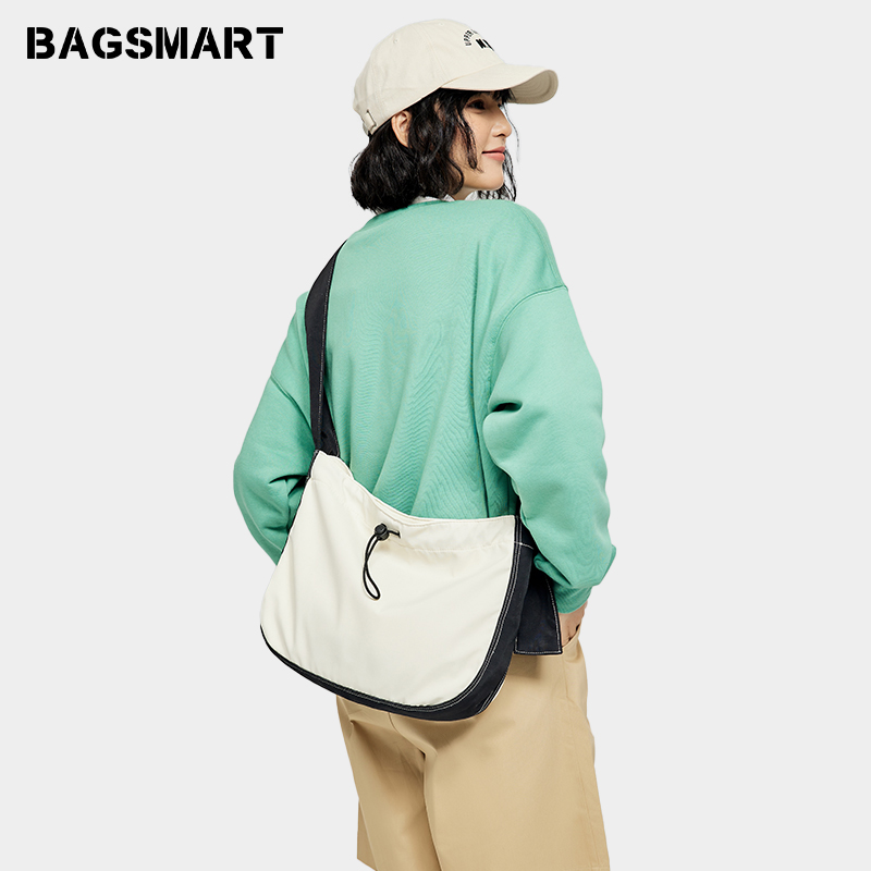 bagsmart斜挎包女大容量帆布包包学生通勤单肩包小众女包夹心背包