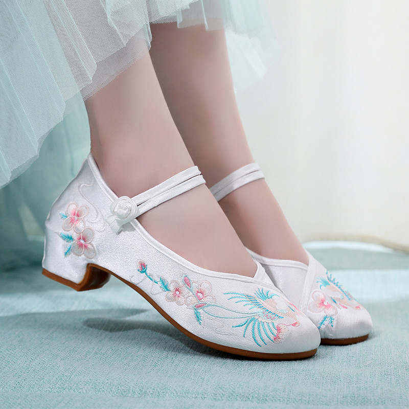 中国风绣花鞋女童搭配旗袍汉服的鞋子新中式中大童舞蹈鞋儿童布鞋