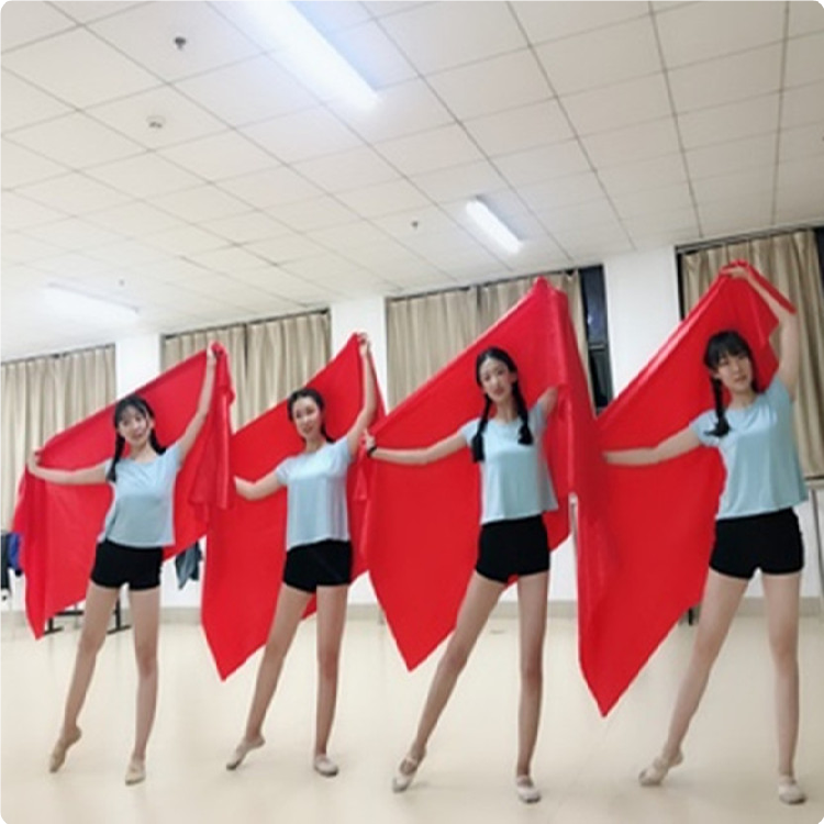 芳华同款舞蹈丝巾表演绸缎专业跳舞大红色方巾中国红年会舞台道具