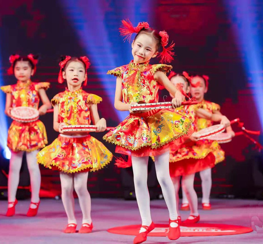 六一儿童说唱中国红喜庆风梦娃打鼓秧歌服幼儿女太平鼓舞蹈演出服
