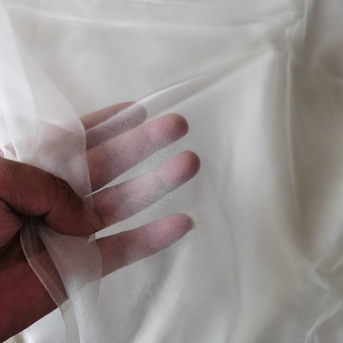 白色真丝欧根纱面料 刀口面料一张价格 桑蚕丝100的可植物染色布