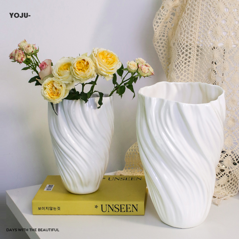 北欧现代白色简约陶瓷花瓶创意水养摆件客厅餐桌艺术感骨瓷干鲜花
