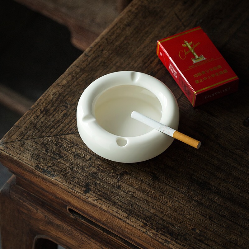 陶瓷高档烟灰缸 精品玉瓷创意个性白瓷居家客厅大号猪油白烟灰缸