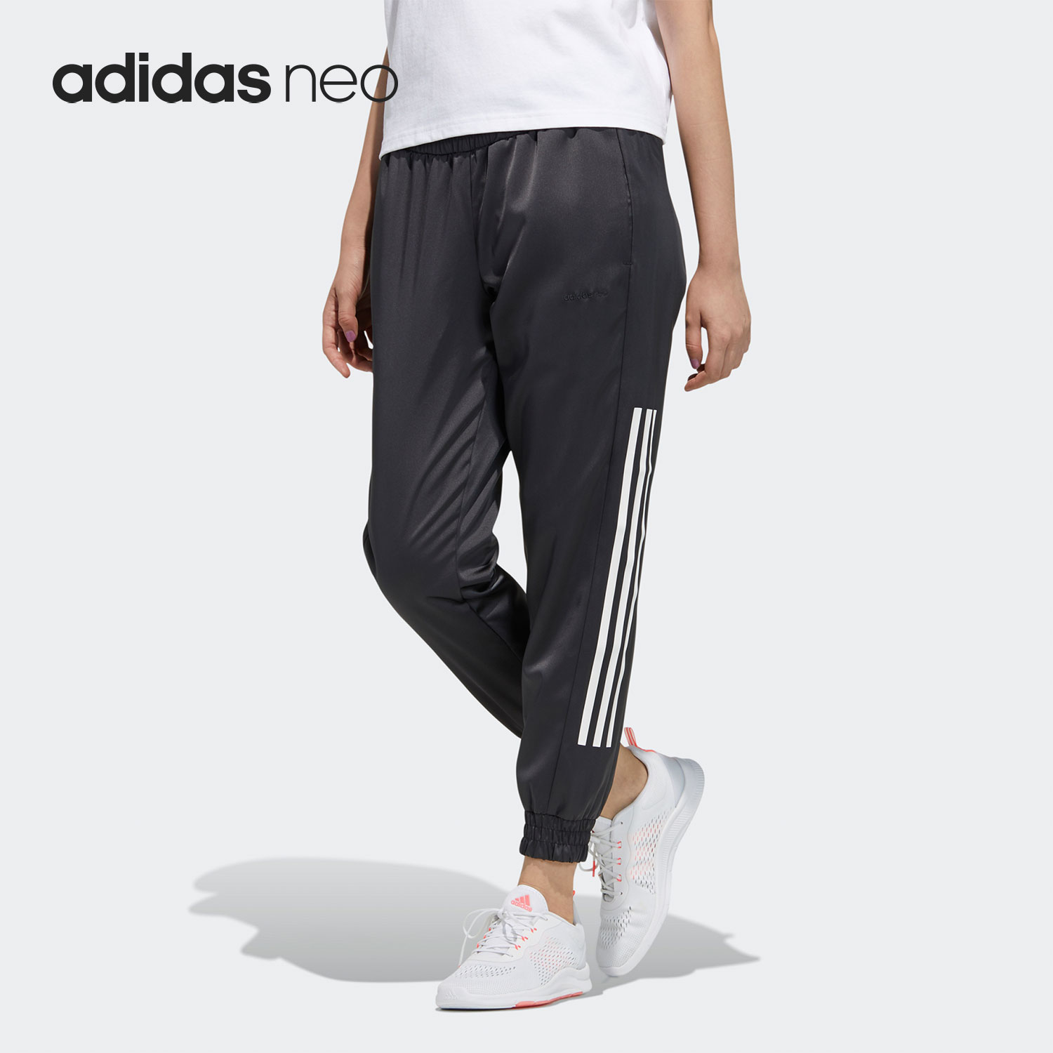 Adidas/阿迪达斯正品夏新款运动休闲女子梭织收口小脚长裤GP5411