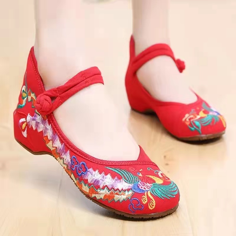 老北京女布鞋民族风绣花鞋坡跟鞋红色婚鞋广场舞蹈鞋汉服单鞋
