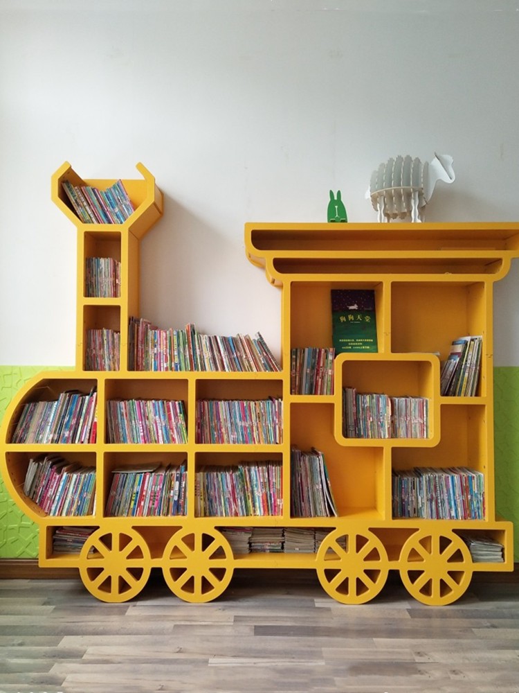 实木火车造型书架图书馆书柜儿童书本收纳架早教中心橱窗绘本架