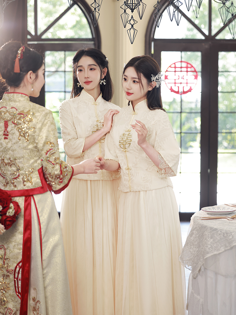 中式婚礼姐妹裙伴娘服2024新款中国风香槟色闺蜜装伴娘团旗袍秀禾