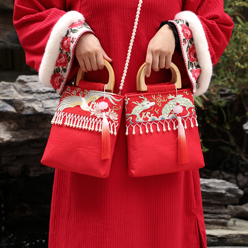 龙凤呈祥 中国风新娘包红色婚包汉服手提包包女结婚包绣花大容量