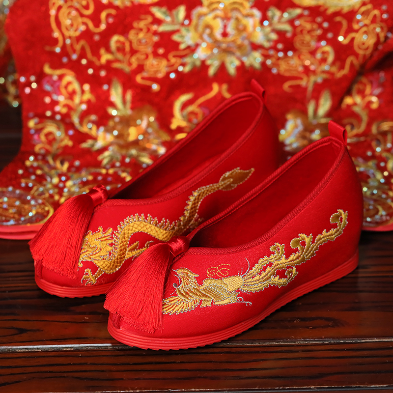 新娘绣花鞋女秀禾鞋刺绣婚鞋中式龙凤呈祥红色鞋内增高5CM上娇鞋