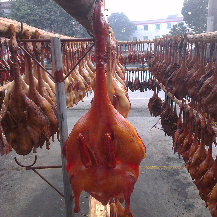 四川特产 彭州九尺土板鸭手工腌腊1200g 烟熏咸鸭肉 风干腊鸭整只